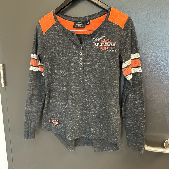 Harley-Davidson S NWOT Gray and Orange Long Sleeve Tee “Gas Can” - Picture 5 of 14